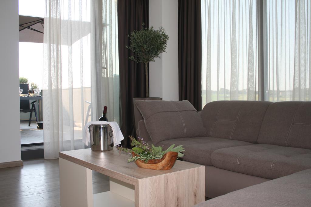 Olive Charm Apartment อูมัค ภายนอก รูปภาพ